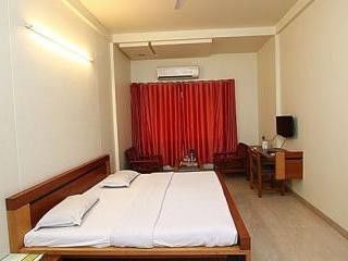 Hotel Surya Renaissance Насик Экстерьер фото